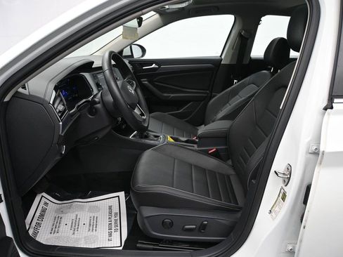 Used 2023 Volkswagen Jetta SE w/ Panoramic Sunroof Package FWD image 6