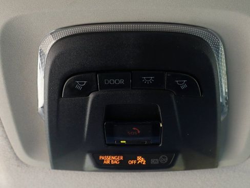 Used 2022 Toyota Corolla Cross L image 24