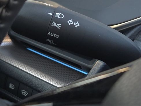 Used 2025 Toyota Prius XLE image 29