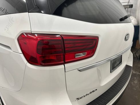 Used 2020 Kia Sedona LX FWD image 12