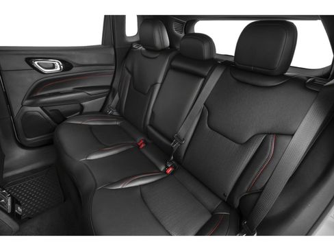 Used 2025 Jeep Compass Trailhawk image 8