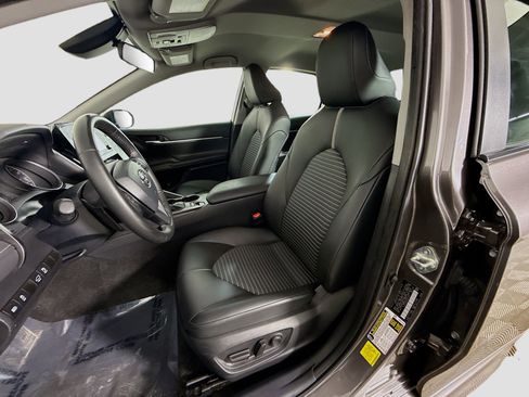 Used 2023 Toyota Camry SE image 22