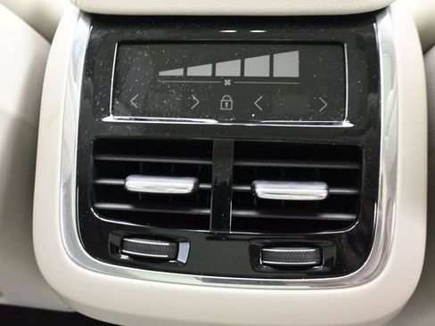 Used 2023 Volvo XC60 B5 Ultimate AWD/4WD image 29
