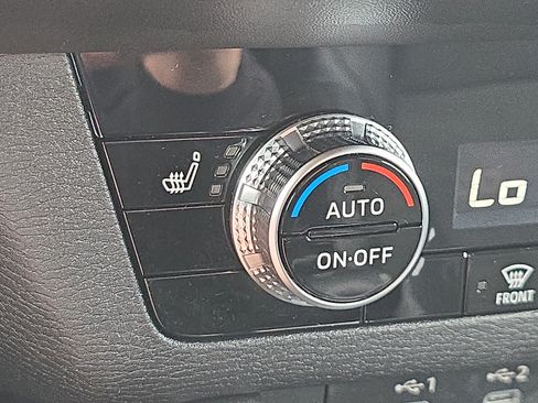 Used 2025 Mitsubishi Outlander SE FWD image 33