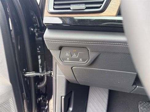 New 2026 Volkswagen Atlas SE image 17