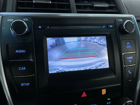 Used 2015 Toyota Camry SE image 19