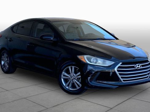 Used 2017 Hyundai Elantra SE FWD image 2