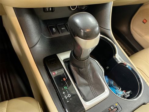 Used 2015 Toyota Highlander Limited image 16