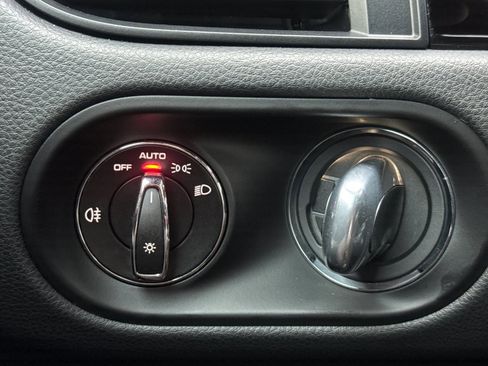 Used 2024 Porsche Macan image 23