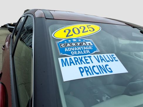 Used 2025 Nissan Rogue SV AWD/4WD image 9