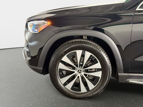 Used 2025 Mercedes-Benz GLE 350 4MATIC w/ Driver Assistance Package image 13