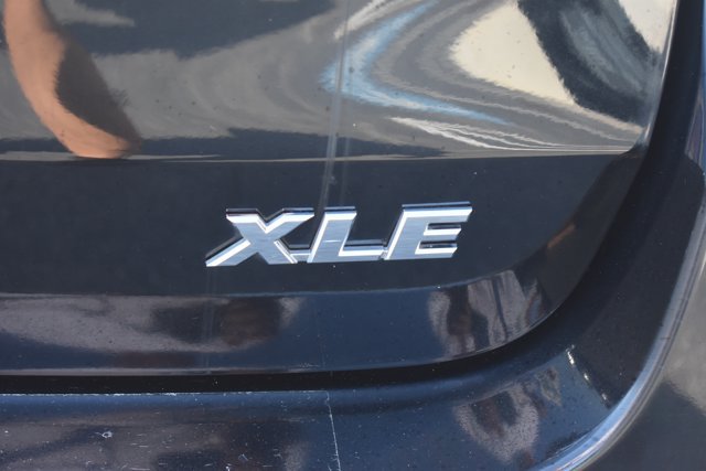 Used 2018 Toyota Highlander XLE FWD image 8