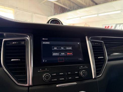 Used 2017 Porsche Macan S image 33