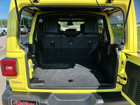 Used 2022 Jeep Wrangler Unlimited Rubicon w/ Trailer Tow Package image 25