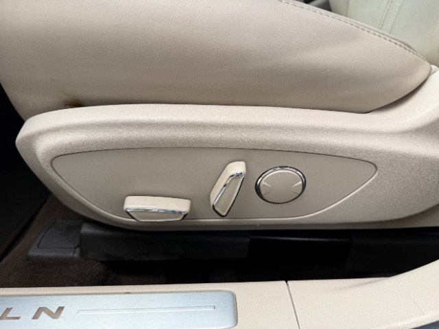 Used 2019 Lincoln MKZ Premiere FWD image 24