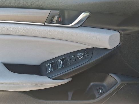 Used 2023 Honda Accord EX image 12