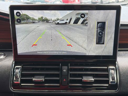 Used 2024 Lincoln Navigator Reserve AWD/4WD image 6