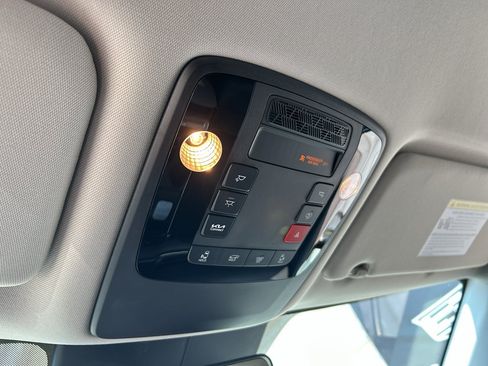 New 2026 Kia Carnival EX FWD image 29