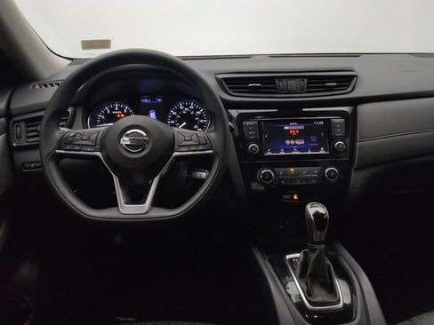 Used 2019 Nissan Rogue S image 22