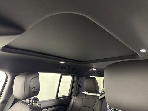 New 2026 Land Rover Defender 130 X-Dynamic SE AWD/4WD image 16