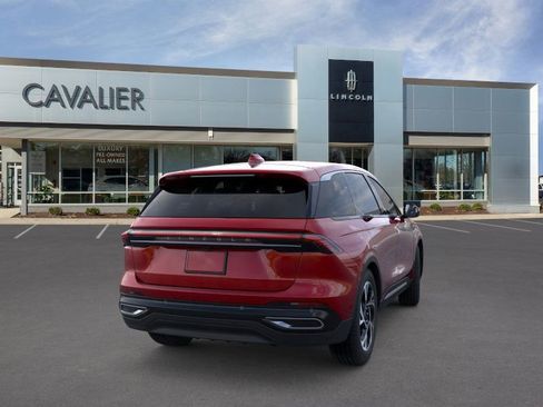 Used 2025 Lincoln Nautilus Premier w/ Equipment Group 102A image 8