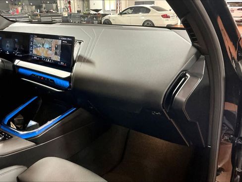 Used 2025 BMW X3 xDrive30i w/ Premium Package image 19