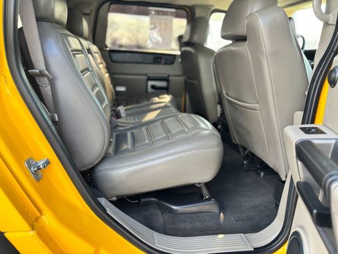 Used 2003 HUMMER H2 w/ Preferred Equipment Group image 19
