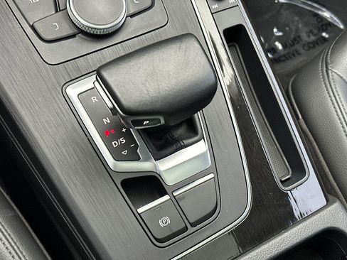 Used 2020 Audi Q5 Premium w/ Convenience Package image 20