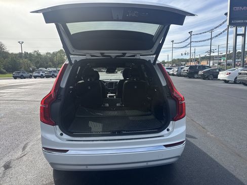 Used 2022 Volvo XC90 T8 Inscription image 5