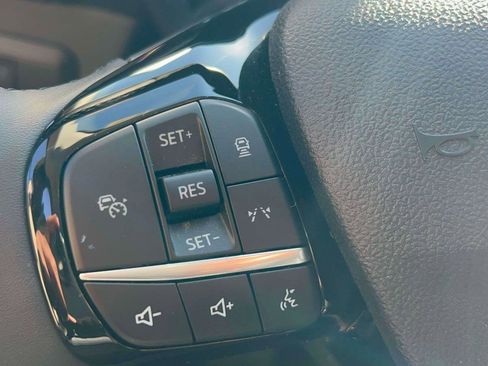 Used 2023 Ford Escape Platinum w/ Premium Technology Package image 31