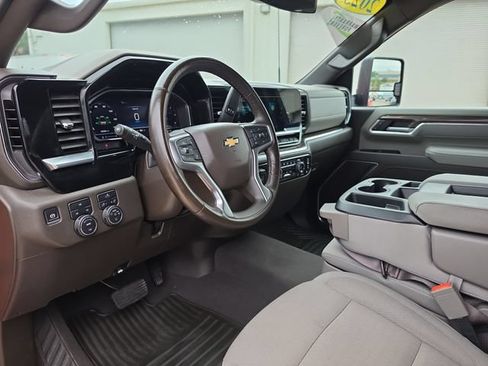Used 2025 Chevrolet Silverado 2500 LT w/ Convenience Package AWD/4WD image 14