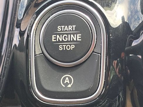 Used 2023 Mercedes-Benz GLA 250 4MATIC image 36