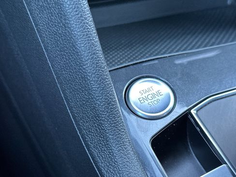 Used 2019 Volkswagen Tiguan SEL R-Line w/ 3rd Row Seat Package image 25