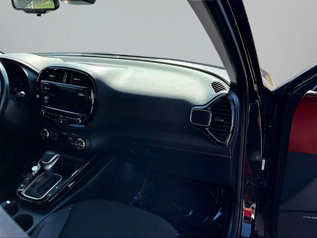 Certified 2022 Kia Soul Turbo FWD image 32