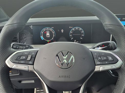 New 2026 Volkswagen Tiguan SE R-Line image 34