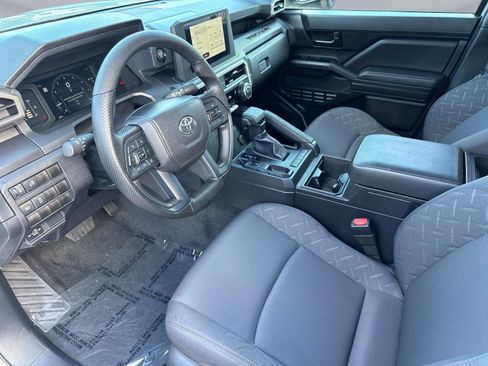 Used 2025 Toyota Tacoma SR image 22