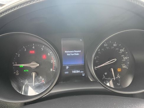 Used 2019 Toyota C-HR XLE FWD image 9