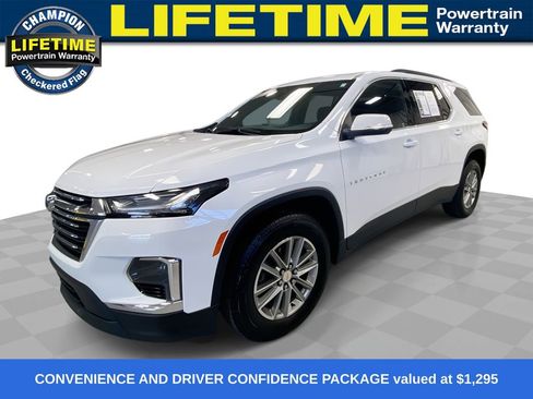 Used 2023 Chevrolet Traverse LT image 1