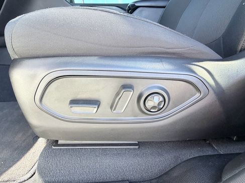 Used 2025 Jeep Grand Cherokee L Laredo w/ Luxury Tech Group I image 23