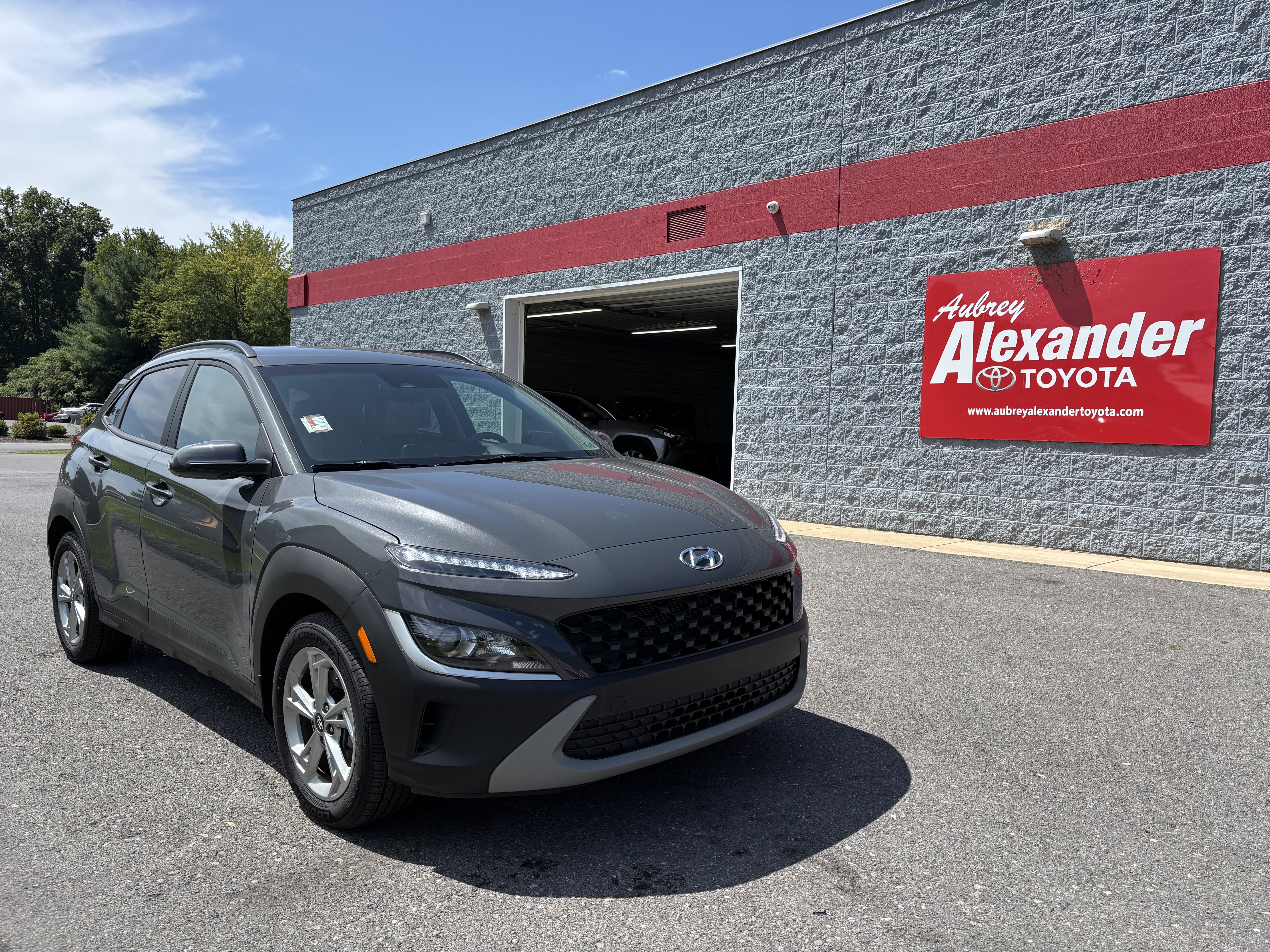 Used 2023 Hyundai Kona SEL AWD/4WD image 1