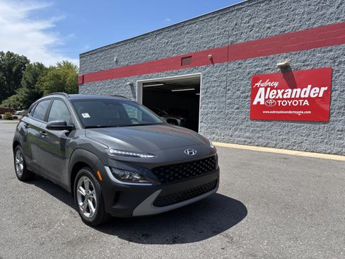 Used 2023 Hyundai Kona SEL AWD/4WD image 1