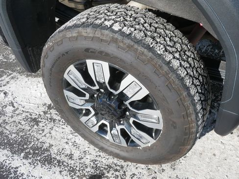 Certified 2024 GMC Sierra 2500 Denali image 8