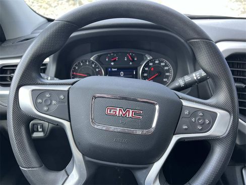 Certified 2023 GMC Acadia SLE w/ Driver Convenience Package image 15