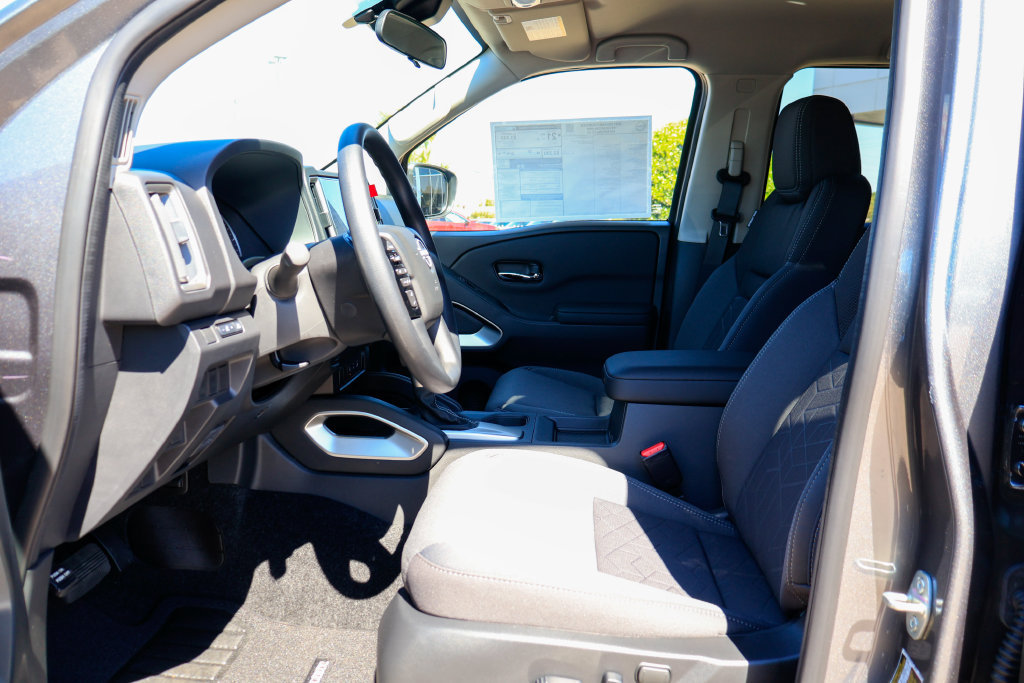 New 2027 Nissan Frontier SV RWD image 7