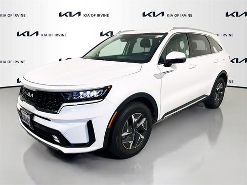Certified 2023 Kia Sorento EX image 4