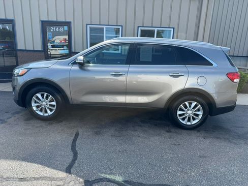 Used 2016 Kia Sorento AWD w/ LX Convenience Package image 3
