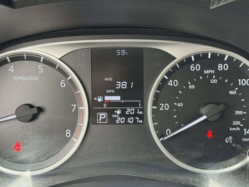 Used 2023 Nissan Versa S FWD image 12