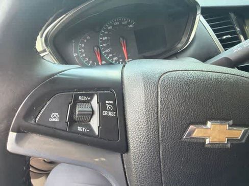 Used 2017 Chevrolet Trax LT w/ LT Convenience Package AWD/4WD image 19