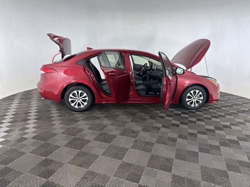 Used 2022 Toyota Corolla LE w/ Premium Interior Package image 14