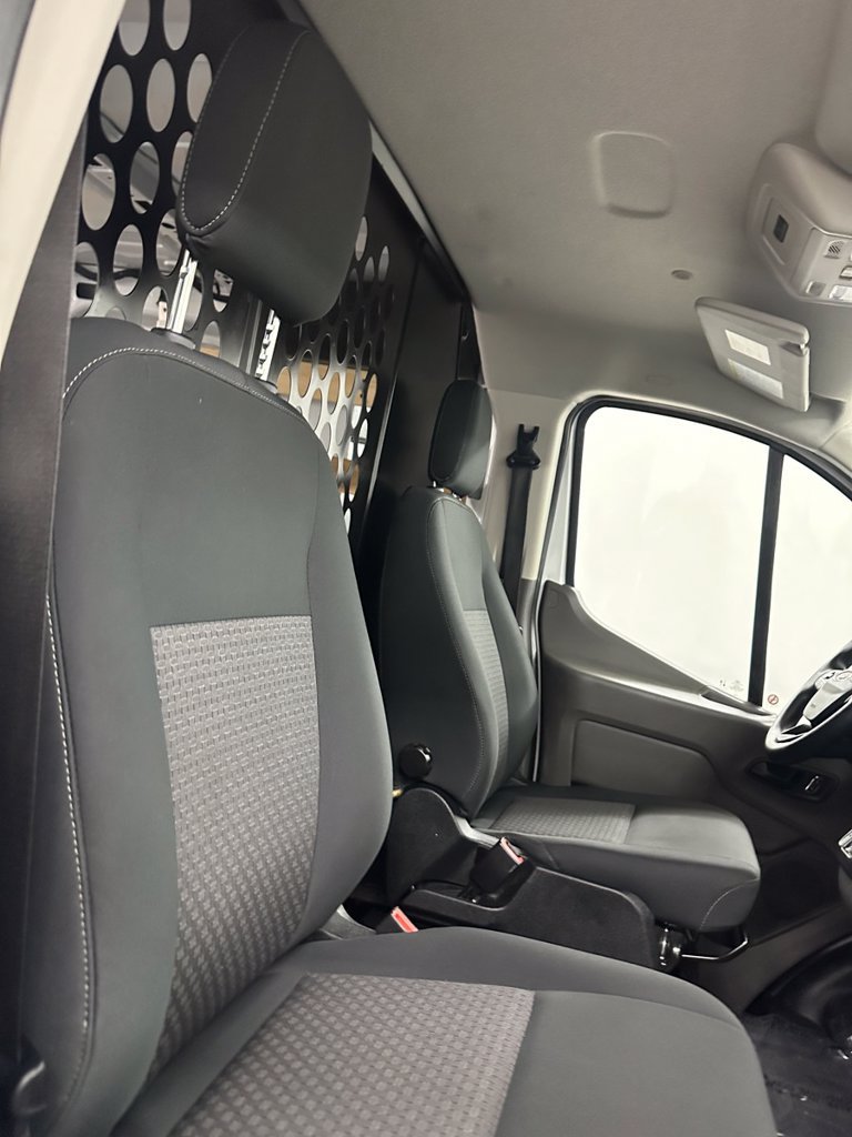 Used 2025 Ford Transit 250 Low Roof w/ Exterior Upgrade Package RWD image 31